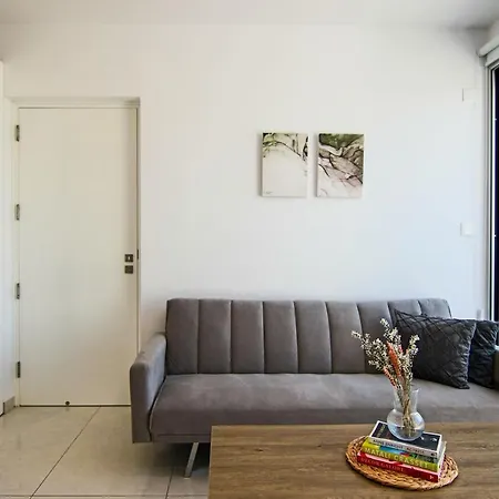 Phaedrus Living - Seaside Executive Flat Harbour 207 Пафос