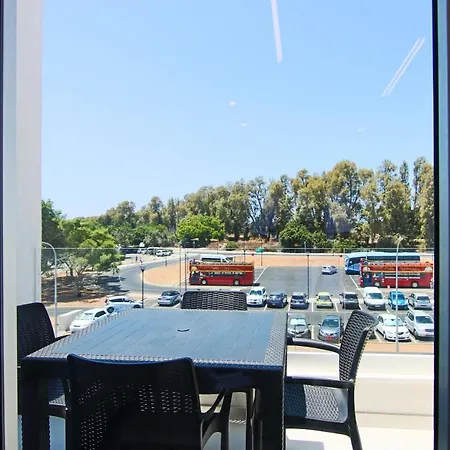 Phaedrus Living - Seaside Executive Flat Harbour 207 * Пафос